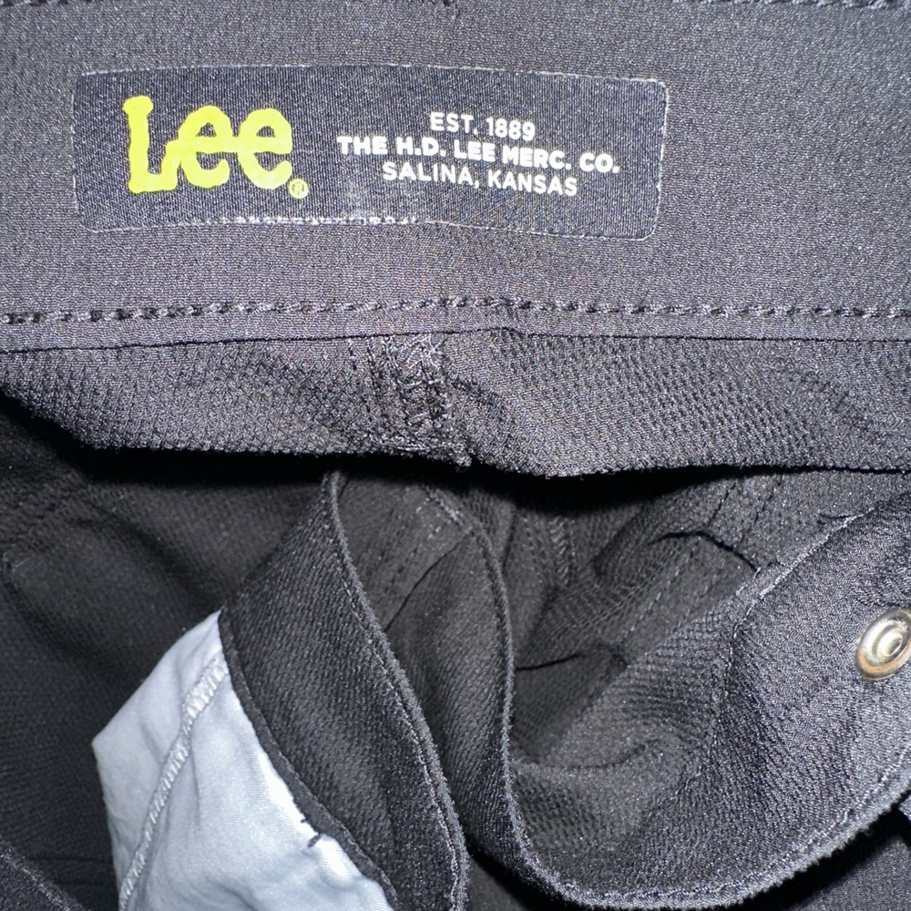 Lee Mens Extreme Comfort Lightweight Shorts Black Size 42 - Picture 8 of 8